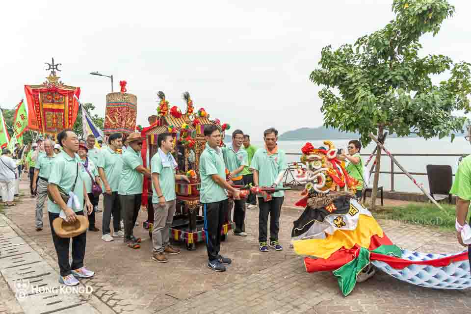 《阿金飯局》坪洲勝興茶室飲茶 + 禡行鄉 (天后巡遊) (連明信片一套)